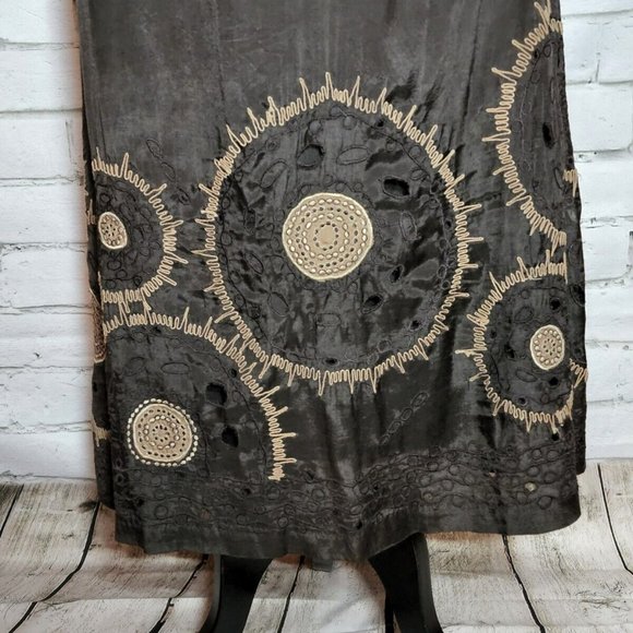 Chico's Embroidered Skirt with Cut Out Designs Size 1 - Picture 3 of 4